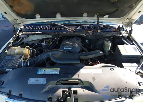 2001 Chevrolet Suburban 1500 Ls z USA, uszkodzony, nr VIN 3GNEC16T61G252585